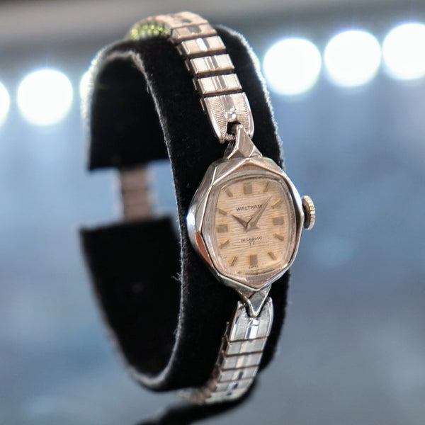 Waltham Swiss Made Stainless Steel Ladies Watch Inca Bloc 17 Wind Up - Working Vintage Waltham Incabloc 17 Oval Silver Tone Wind up Ladies  main image 2