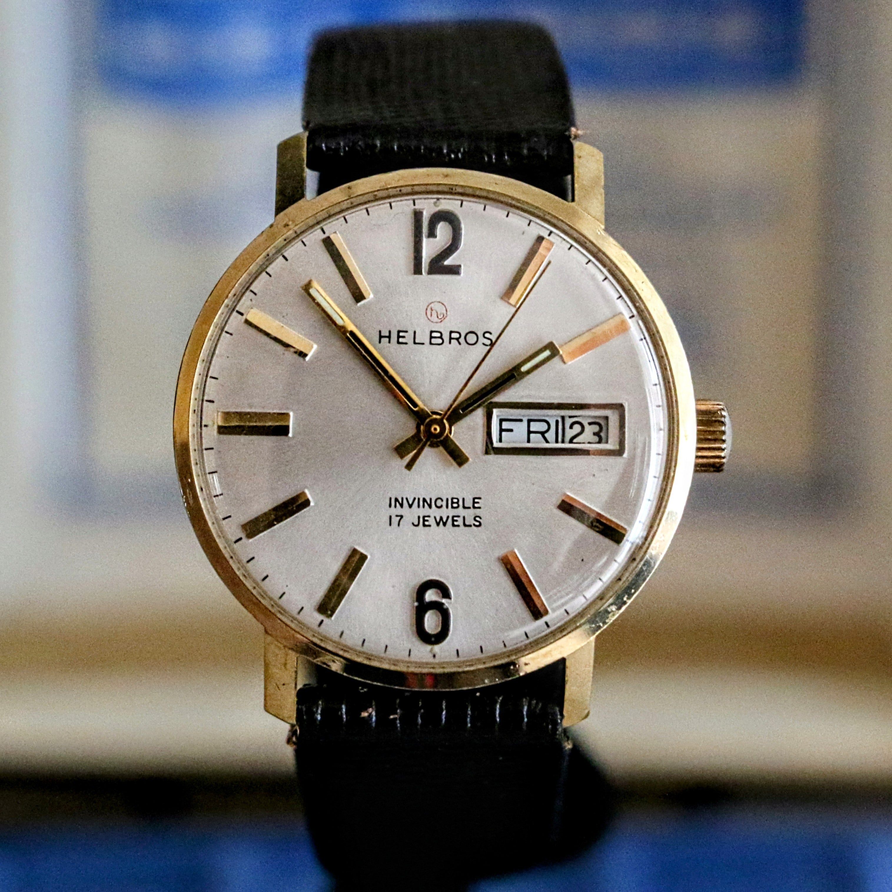 HELBROS Invincible Wristwatch 17 Jewels Day/Date Swiss Made Watch