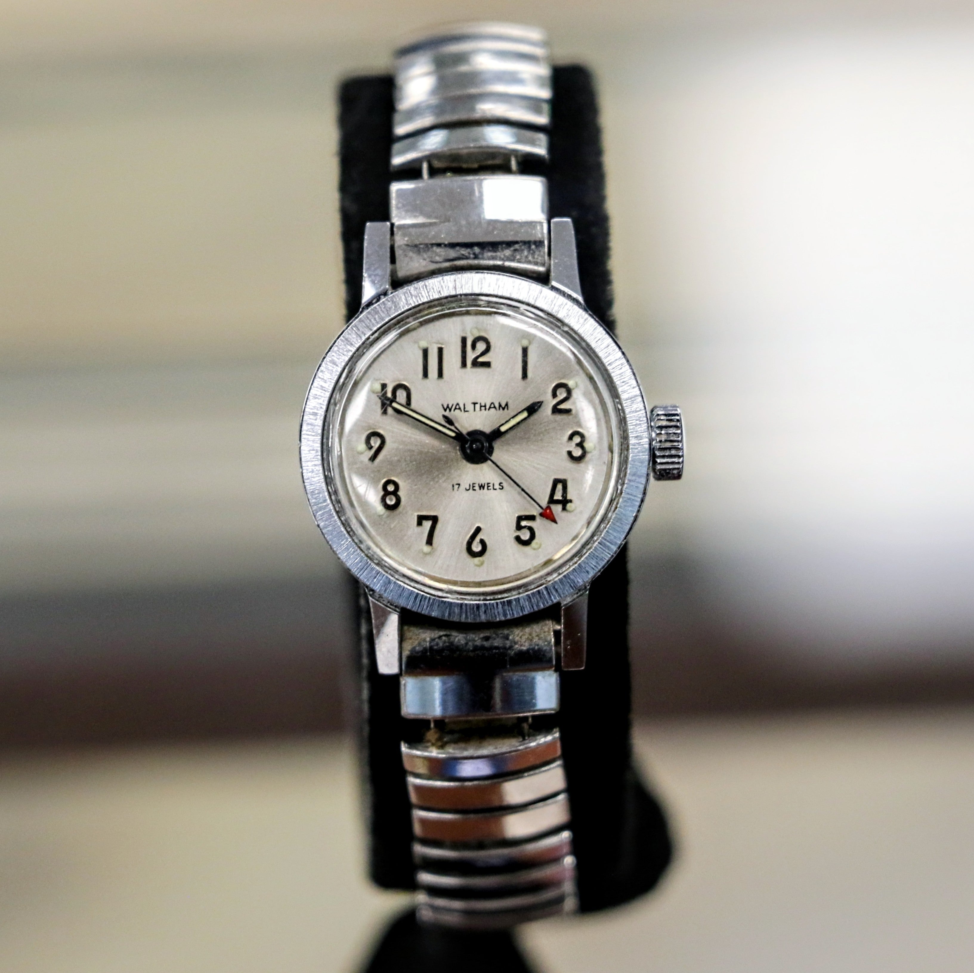 Vintage Ladies WALTHAM Wristwatch 17 Jewels Watch Stainless Steel