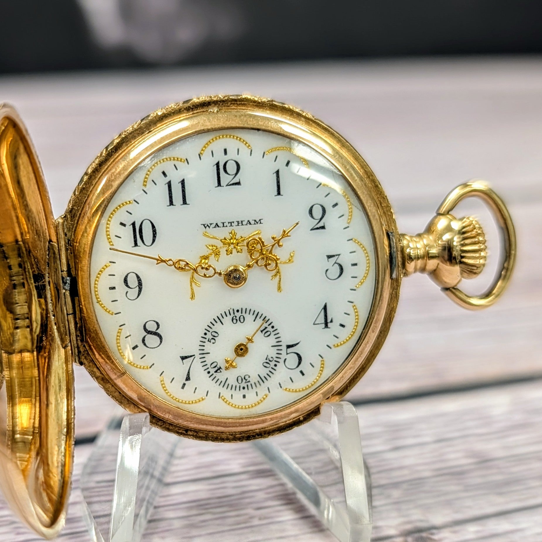 Antique 1903 Waltham pocket watch in 14K gold hunter case with engraving