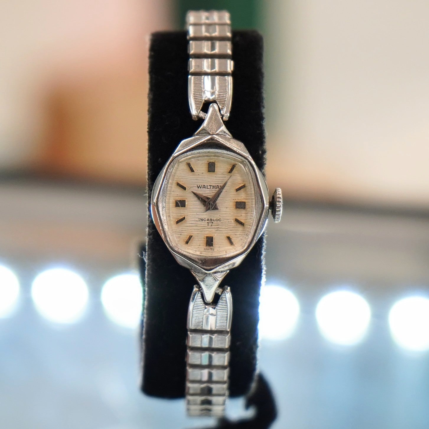 Vintage Ladies WALTHAM Watch Incabloc 17 Jewels Original Speidel