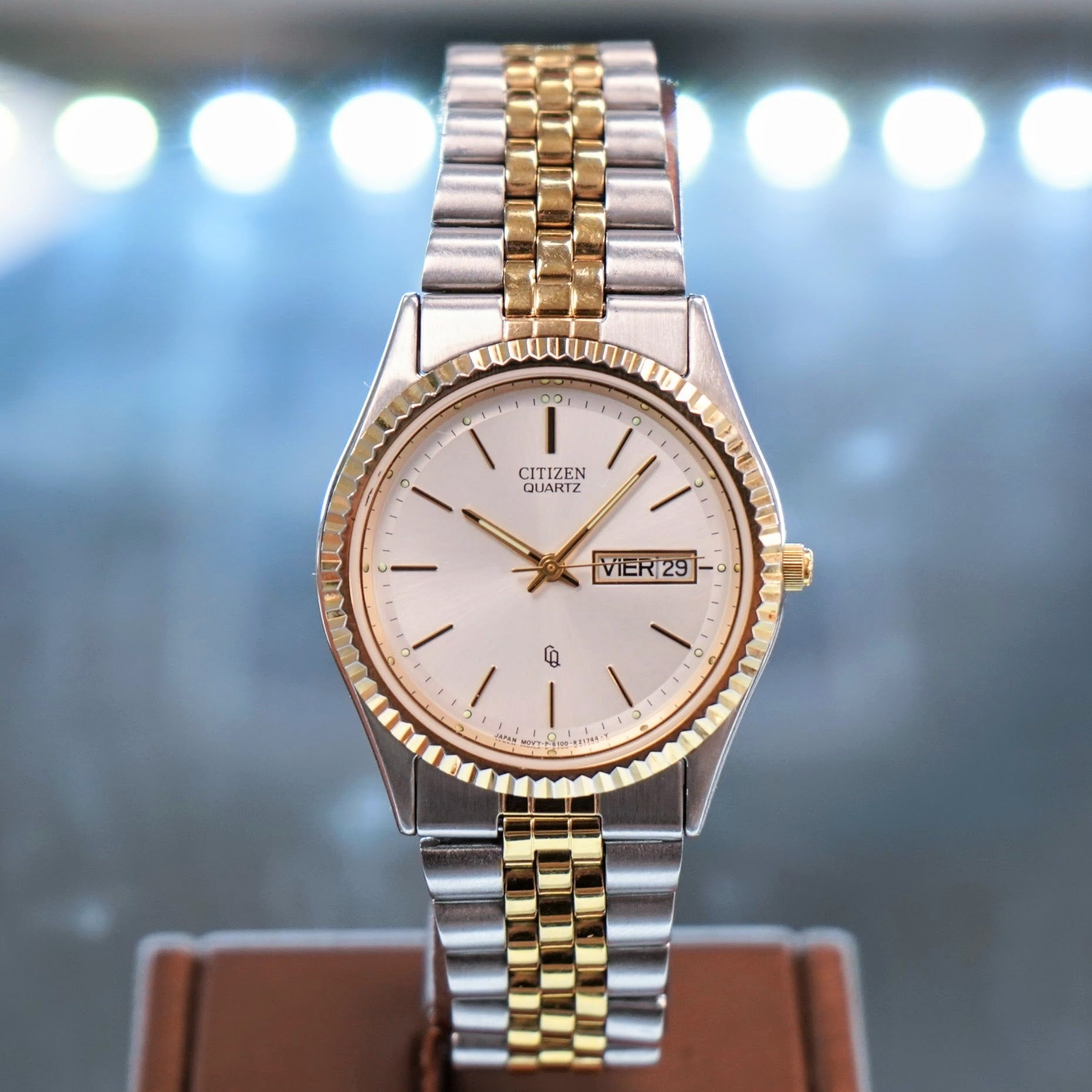 Vintage CITIZEN Quartz CQ Watch Day/Date ALL Two-Tone 6100