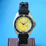 NOS! British Military Style Diver Watch Date Indicator Quartz Wristwatch Yellow Dial 42mm