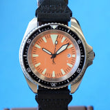 NOS! British Military Style Diver Watch Date Indicator Quartz Wristwatch Orange Dial 42mm