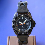 NOS! British Military Style Diver Watch Date Indicator Quartz Wristwatch Black Dial 42mm