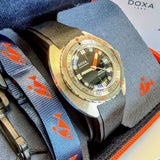 Doxa SUB 300 Sharkhunter Automatic Dive Watch Date 821.10.101.20 43mm Box & Papers
