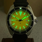 NOS! British Military Style Diver Watch Date Indicator Quartz Wristwatch Yellow Dial 42mm