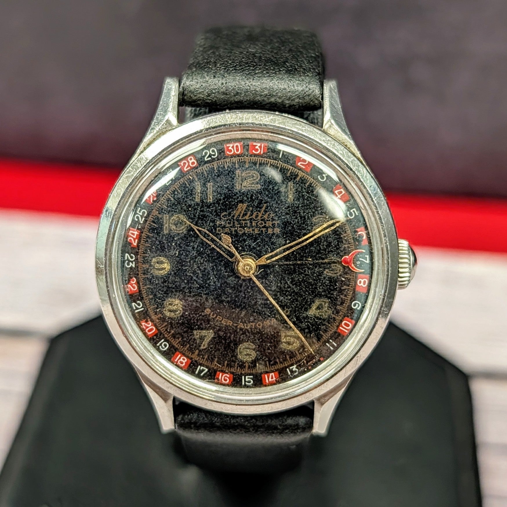 Mido Multifort Datometer 1940s vintage pointer-date watch