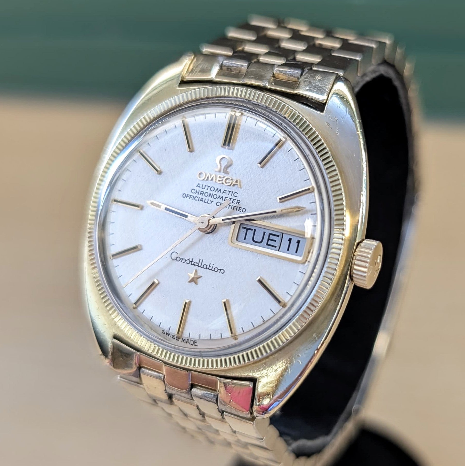 Omega Constellation 168.029 automatic watch with linen dial from 1969