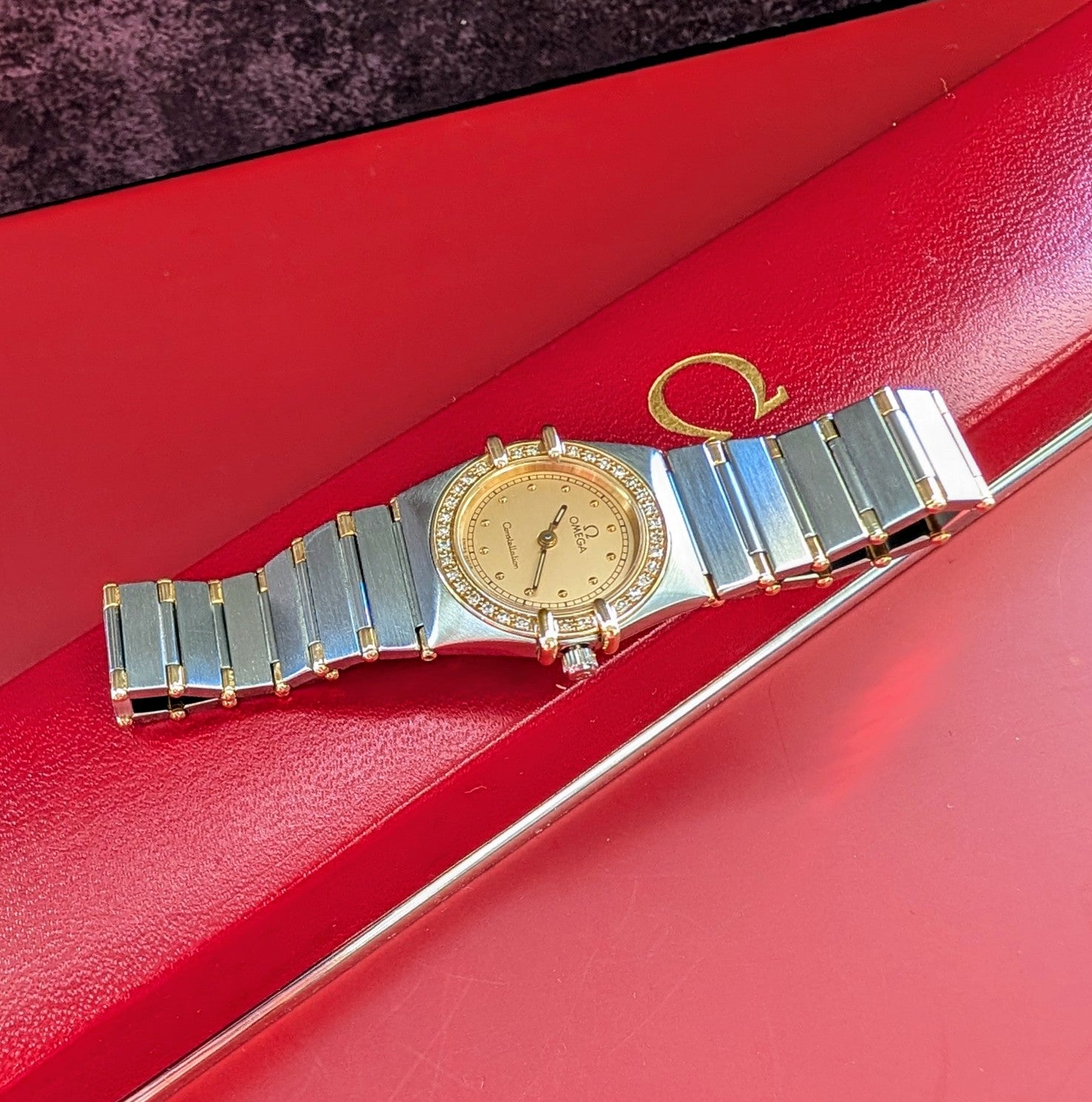 Omega ladies Constellation 1987  vintage watch Omega diamond bezel Swiss quartz wristwatch