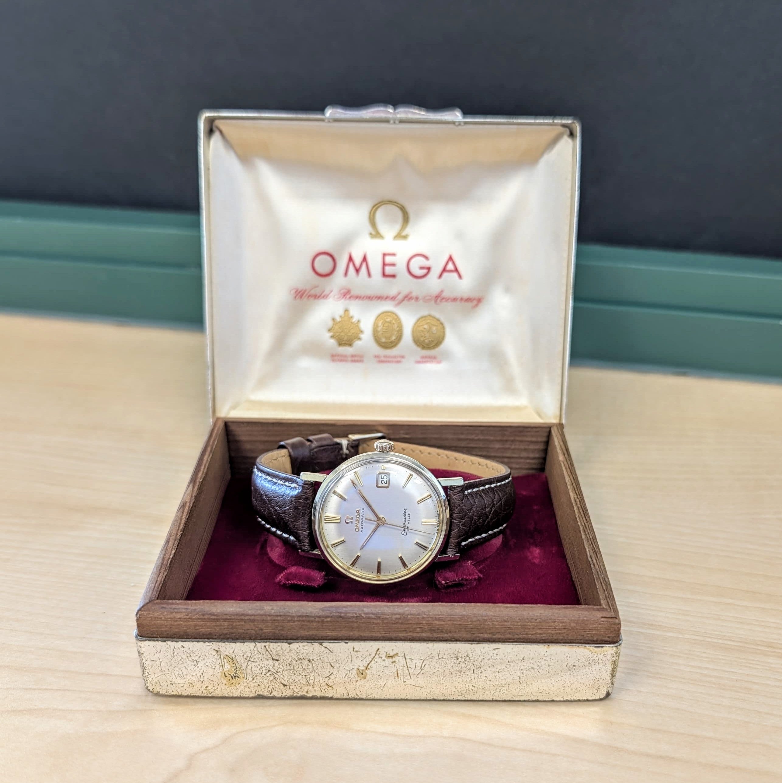 Original Omega box included with Seamaster De Ville vintage watch
