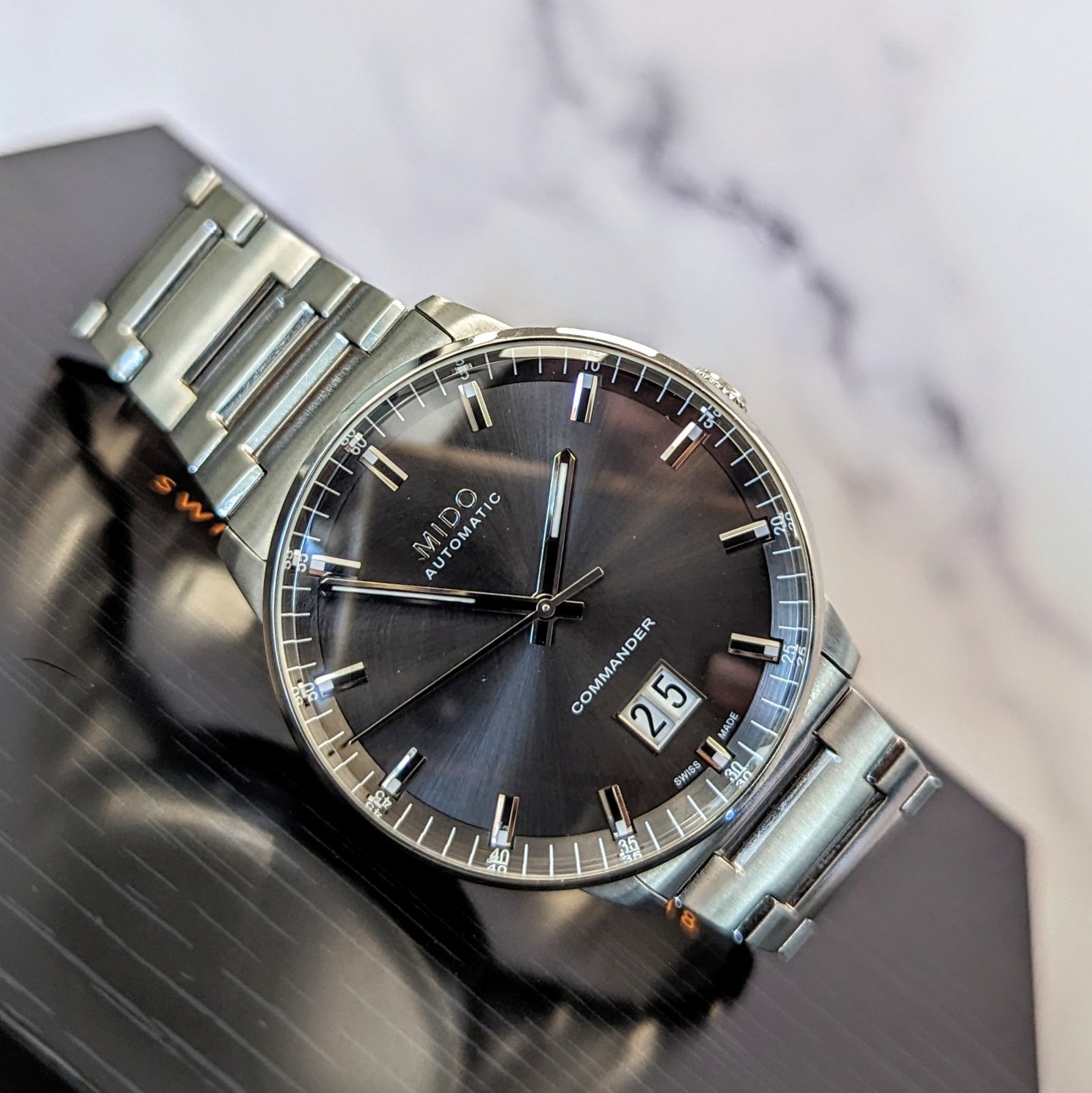 Mido Commander Big Date Automatic Watch 42mm Caliber 80 – Double Box