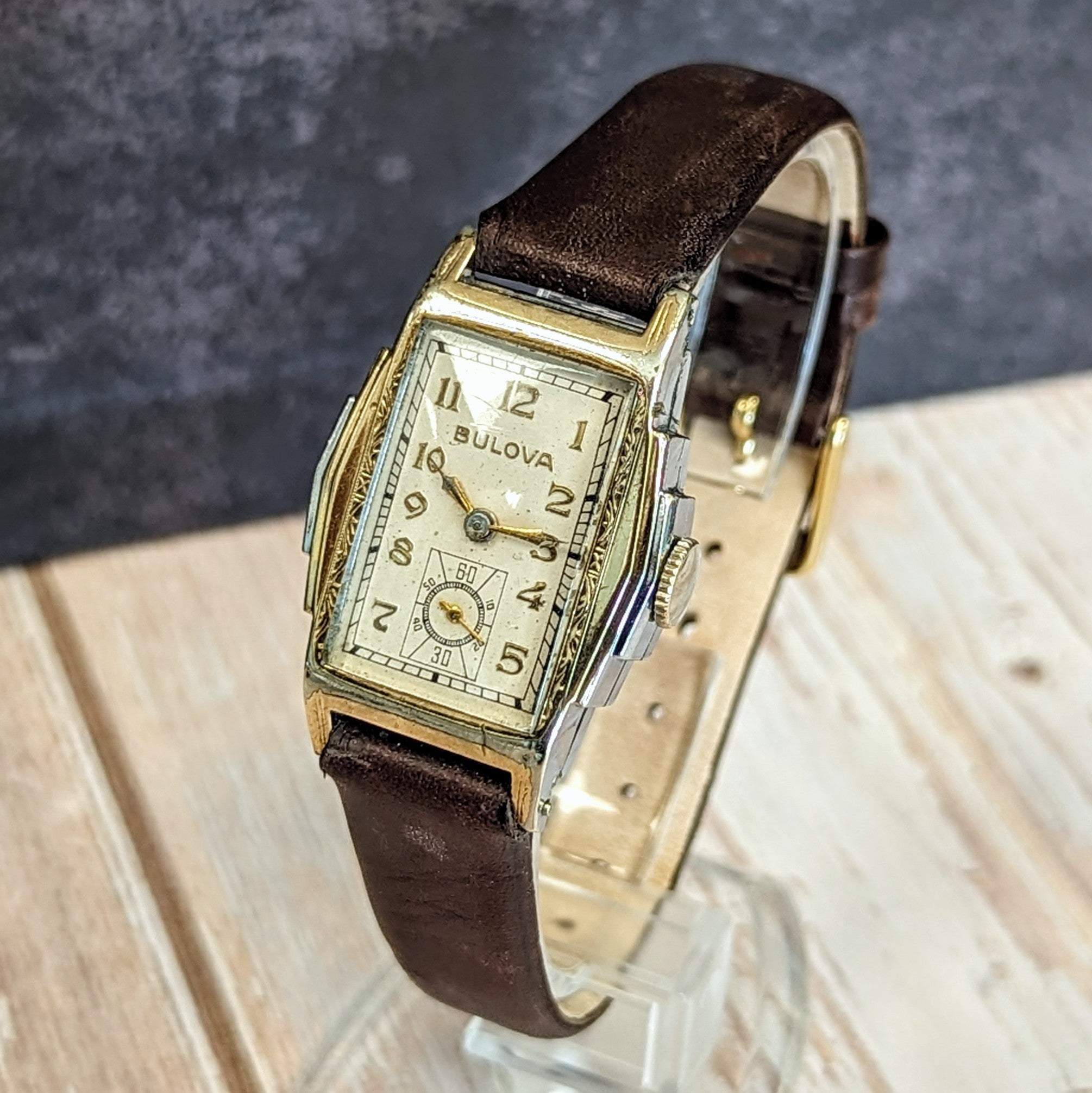 Side view of Bulova 1934 Lone Eagle watch crown and lugs