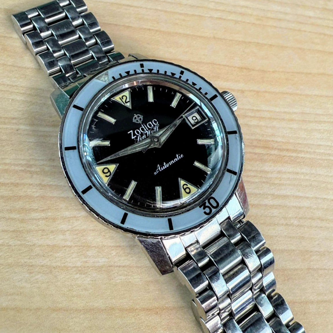 Vintage Stainless steel Zodiac watch Bakelite bezel