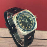 glycine-airman-vintage-38mm-cushion-case-blue-rotating-bezel-side-view