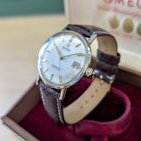 omega-seamaster-de-ville-gold-tone-markers-date-window-close-up