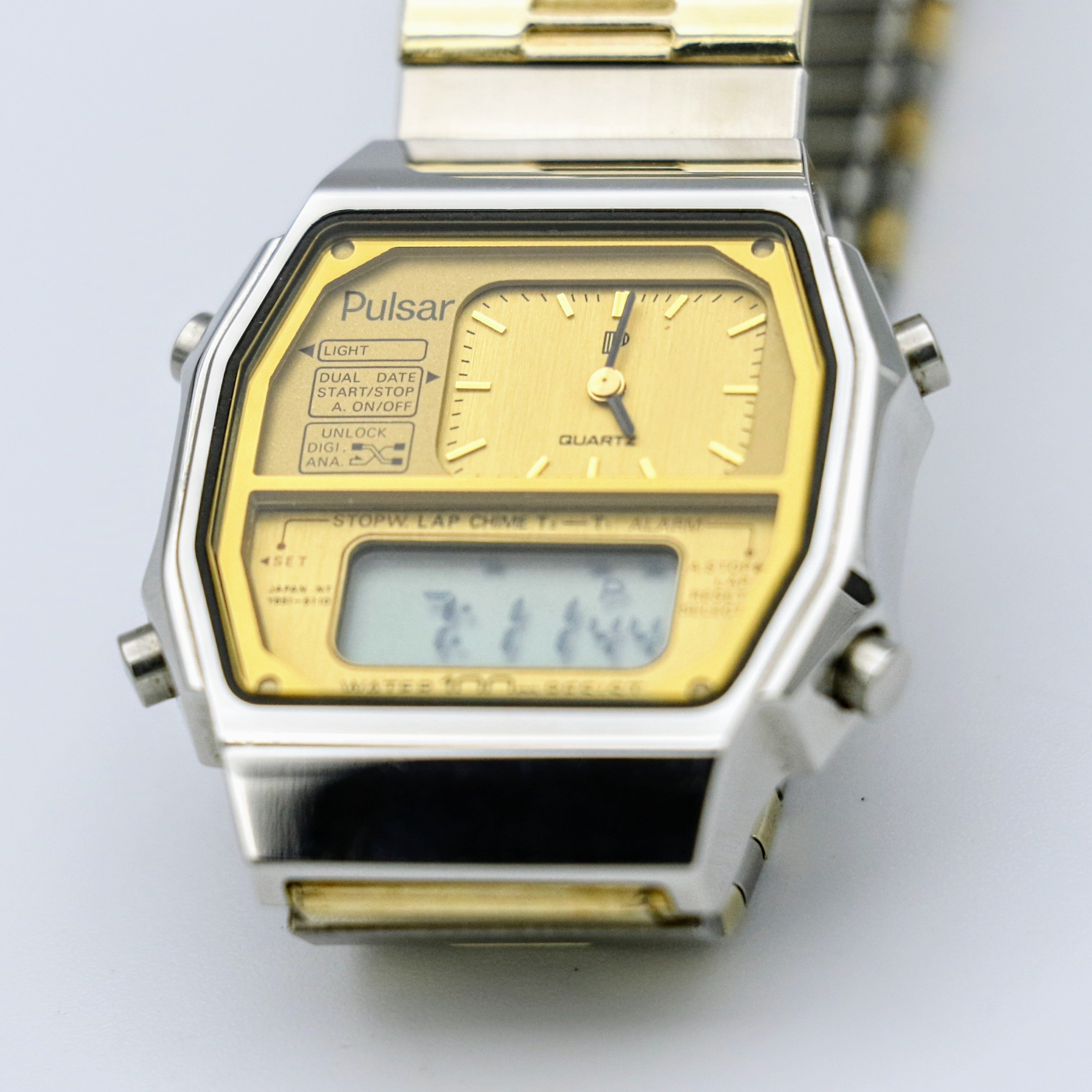 Pulsar retro digital discount watch