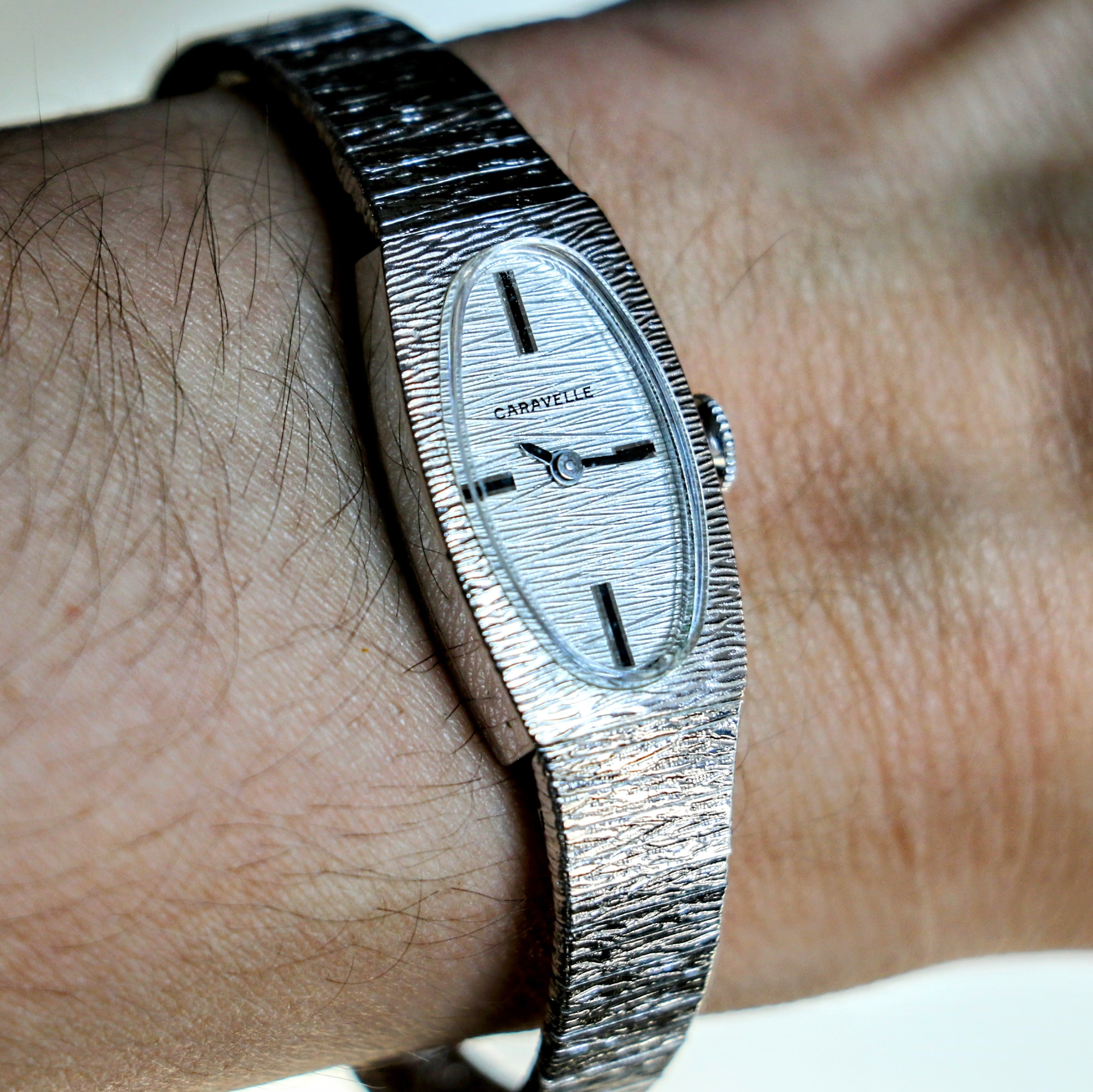 Beautiful! CARAVELLE Ladies Wristwatch 17 Jewels FEF 6630