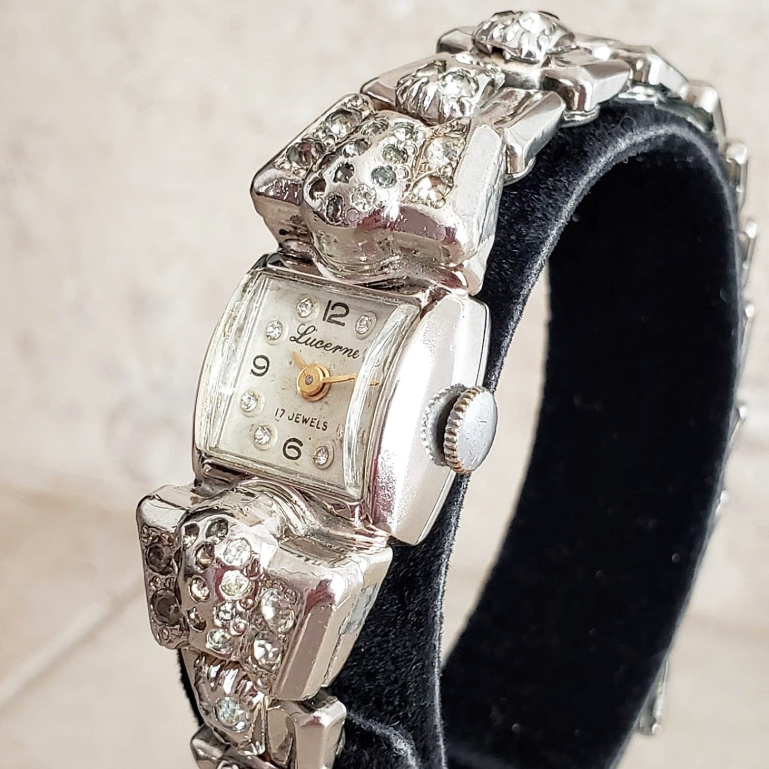 Vintage LUCERNE Ladies Wristwatch Mepa Watch Company Movement 17